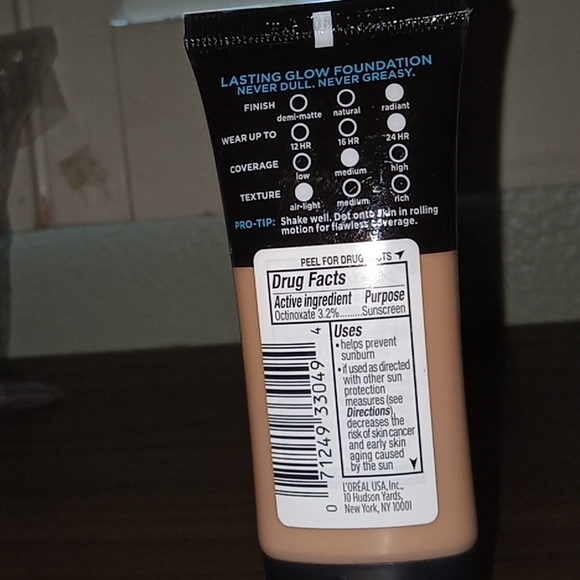 L’Oréal Paris infallible pro-glow 24 hour wear - Picture 2 of 3